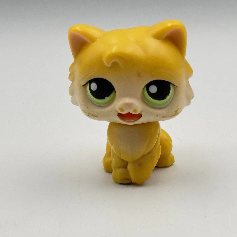 Littlest Pet Shop LPS 1st Generation Yellow Cat With Moving Tongue 2005